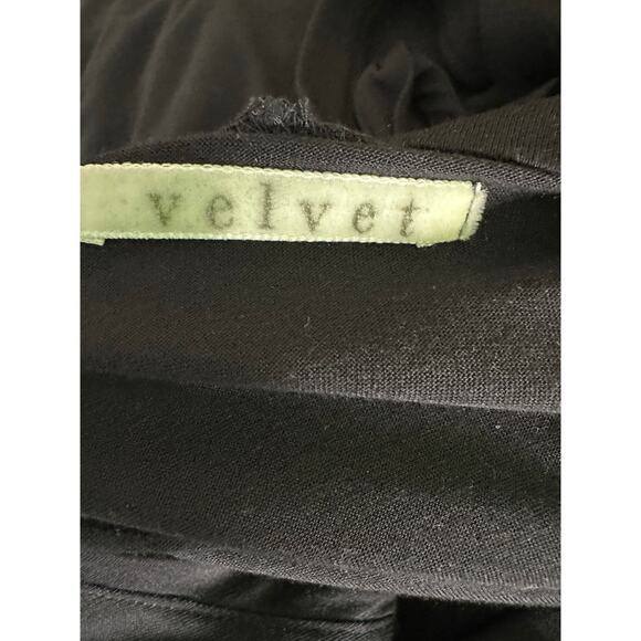 Velvet by Graham & Spencer Black V-Neck Knee Length Dress size Medium - Picture 3 of 16